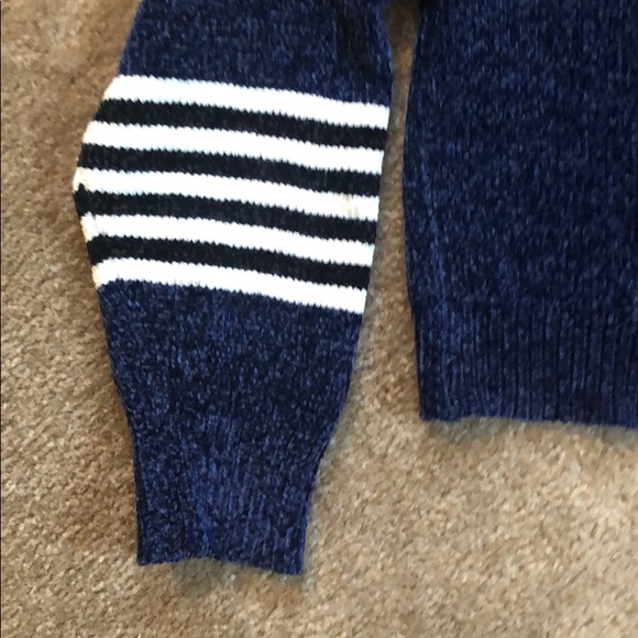 Beautiful super soft blue crop sweater - Picture 3 of 4